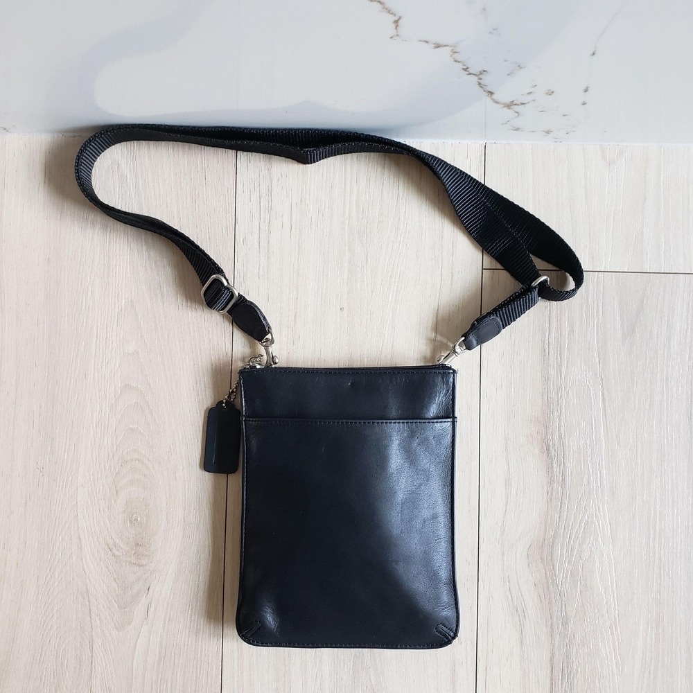 Vintage Coach Crossbody Bag Womens Small Black Leather Zip Pocket USA Shoulder